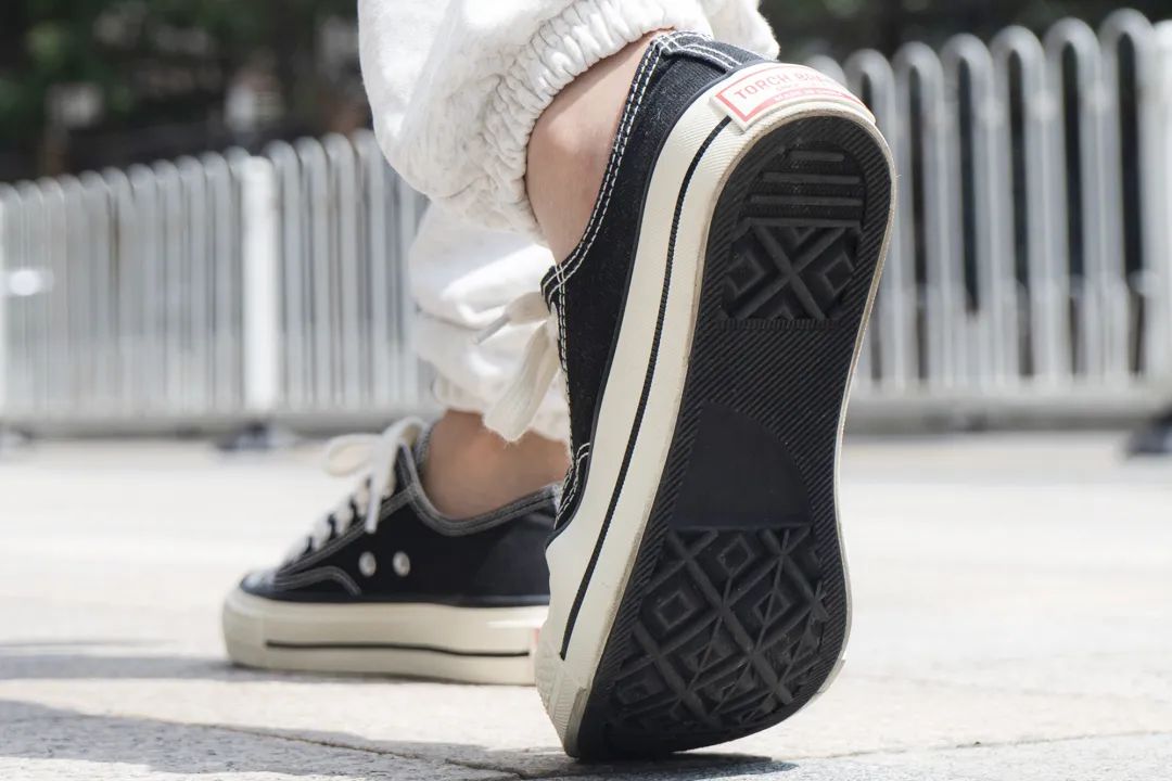 传统绣花鞋垫100%纯棉,经久耐穿的鞋垫