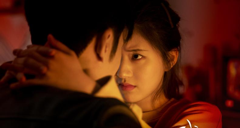 郁闷!前任明明缺点很多,却是别人眼里的完美对象