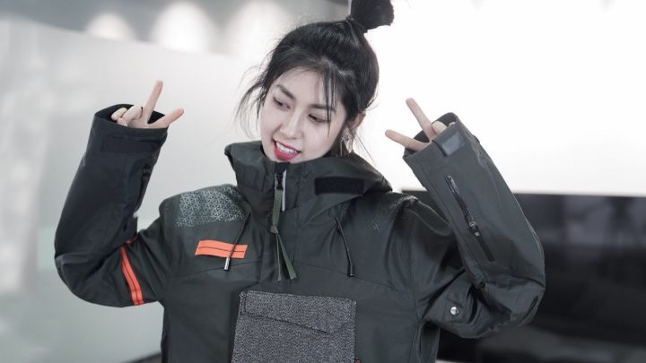 科技服男,科技男服