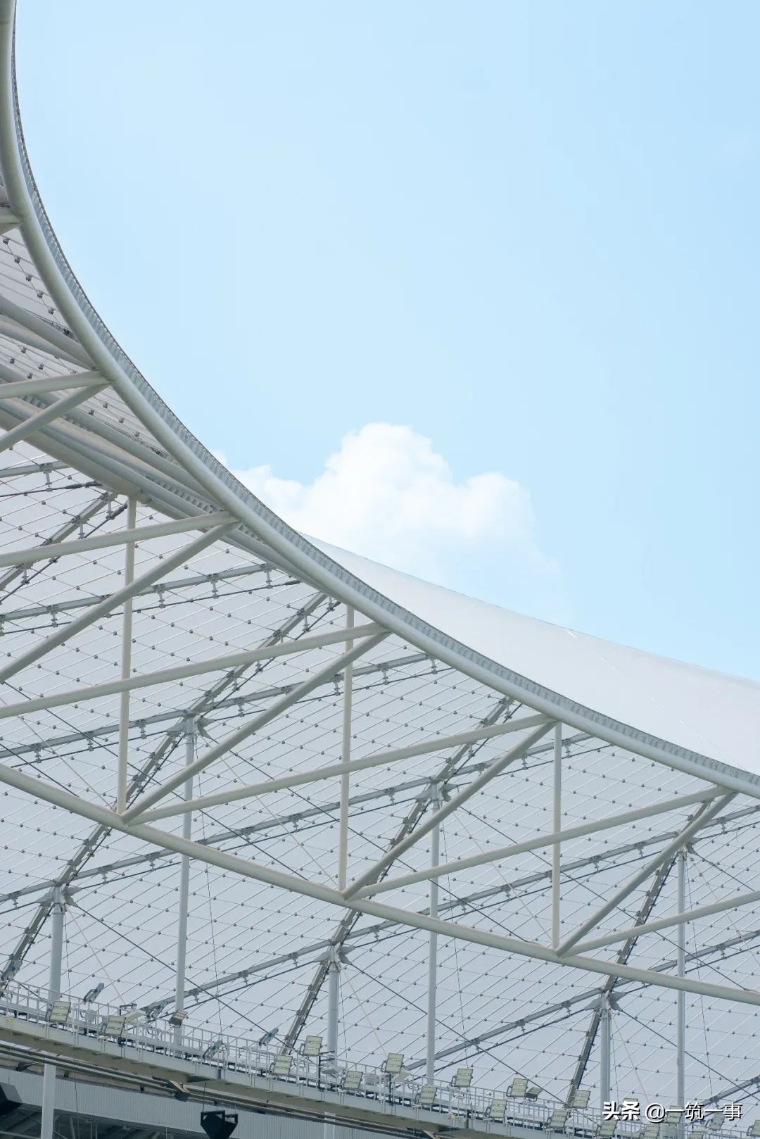 凤凰山体育公园:这座满足顶级赛事标准的场馆藏了多少“秘密”?