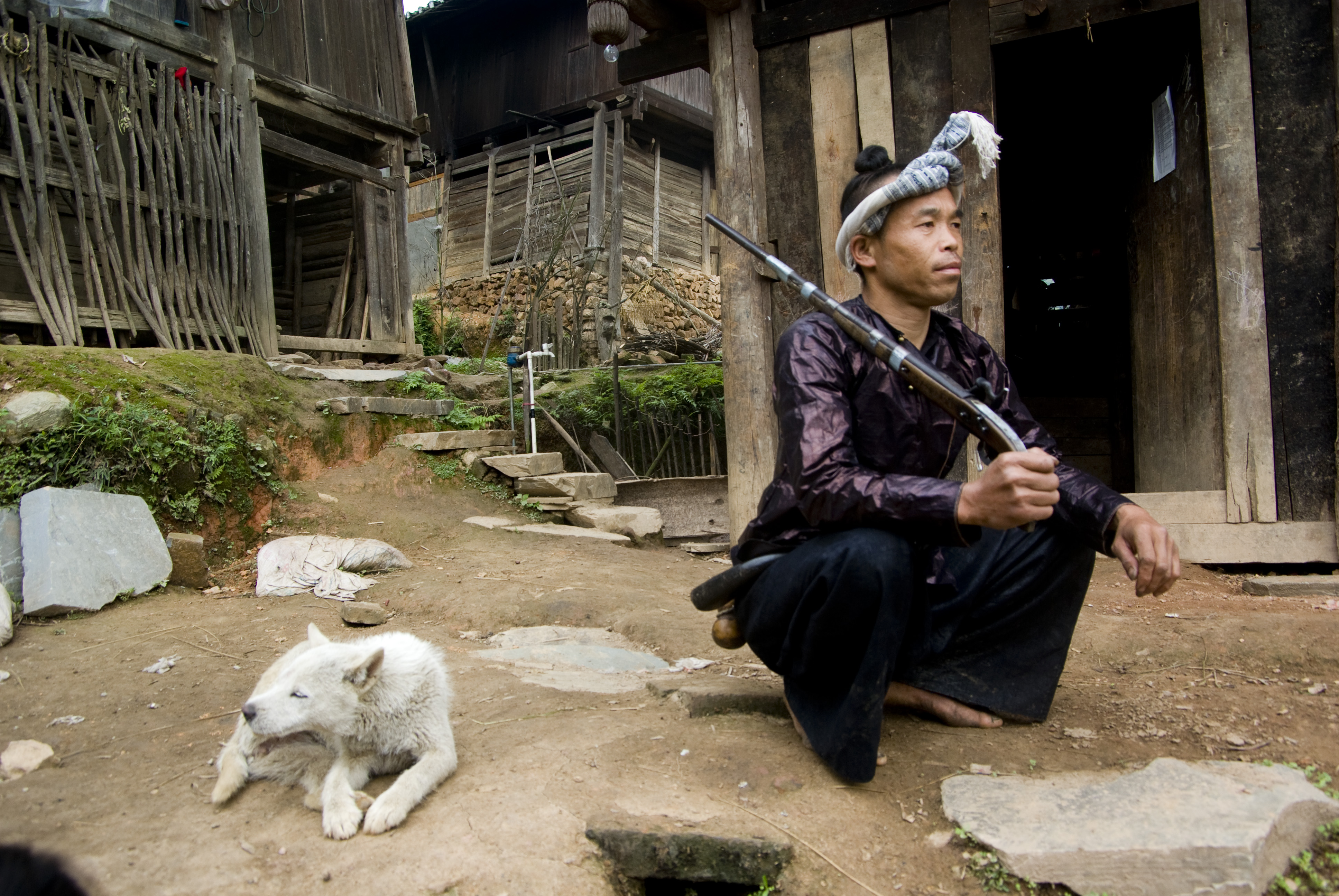 岜沙苗寨男人,岜沙苗寨男子发型