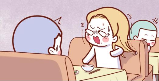 相亲时胸贴不小心掉了出来，结果，场面十分尴尬