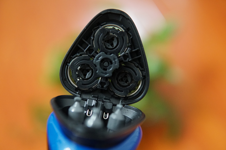 飞利浦小旋风剃须刀使用教程,飞利浦小旋风1000剃须刀评测