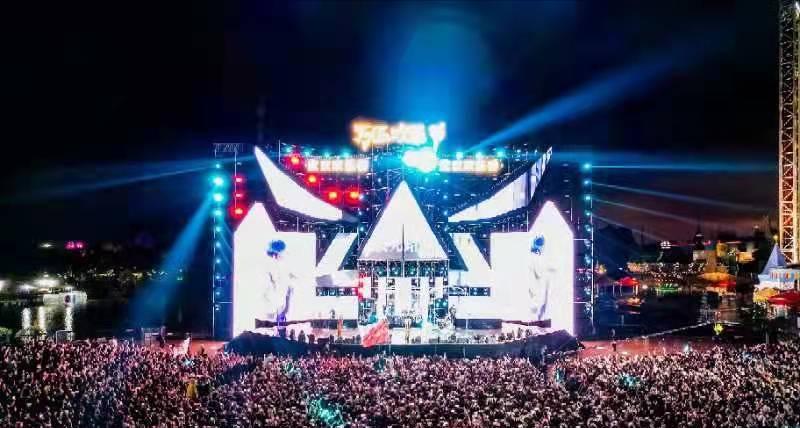 武汉欢乐谷五一游客,武汉欢乐谷五一现场