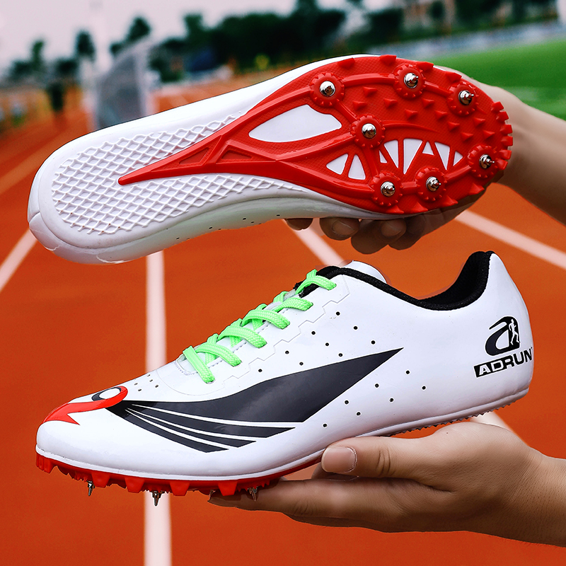 新手穿钉鞋的正确跑步方法,三级跳钉鞋和跑步钉鞋有什么区别