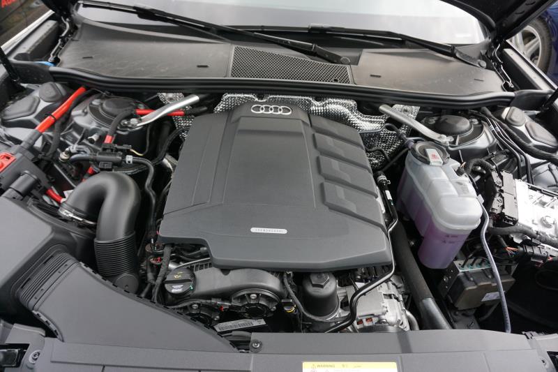 2022奥迪a6l45quattro四驱试驾,第四代奥迪a6l试驾