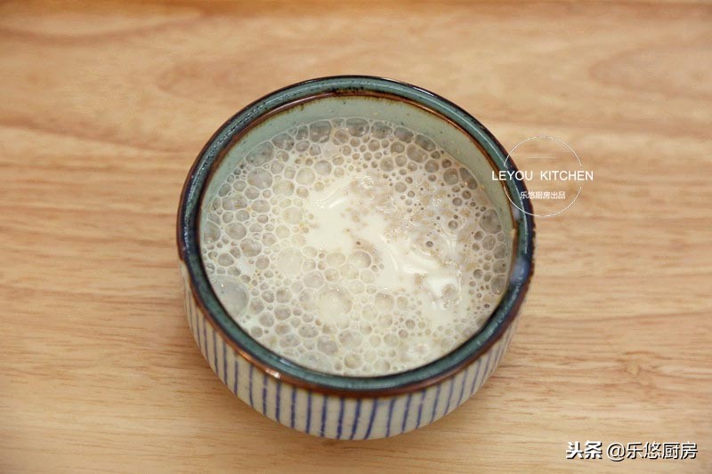 1碗面粉、1包牛奶、1个鸡蛋，烙好的饼和面包一样好吃