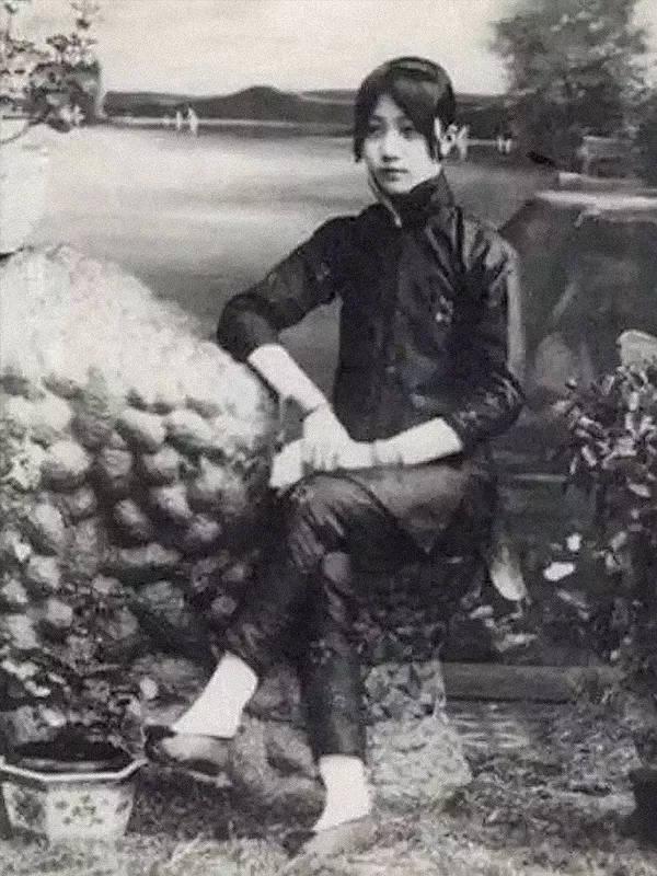 锦江饭店创始人，从*楼青**女到督军夫人，离婚后反倒成了商业大亨