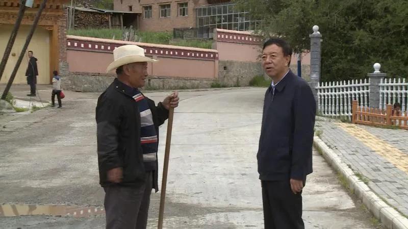 「情系车巴沟话谈百姓事」俞成辉深入卓尼县尼巴镇调研指导工作