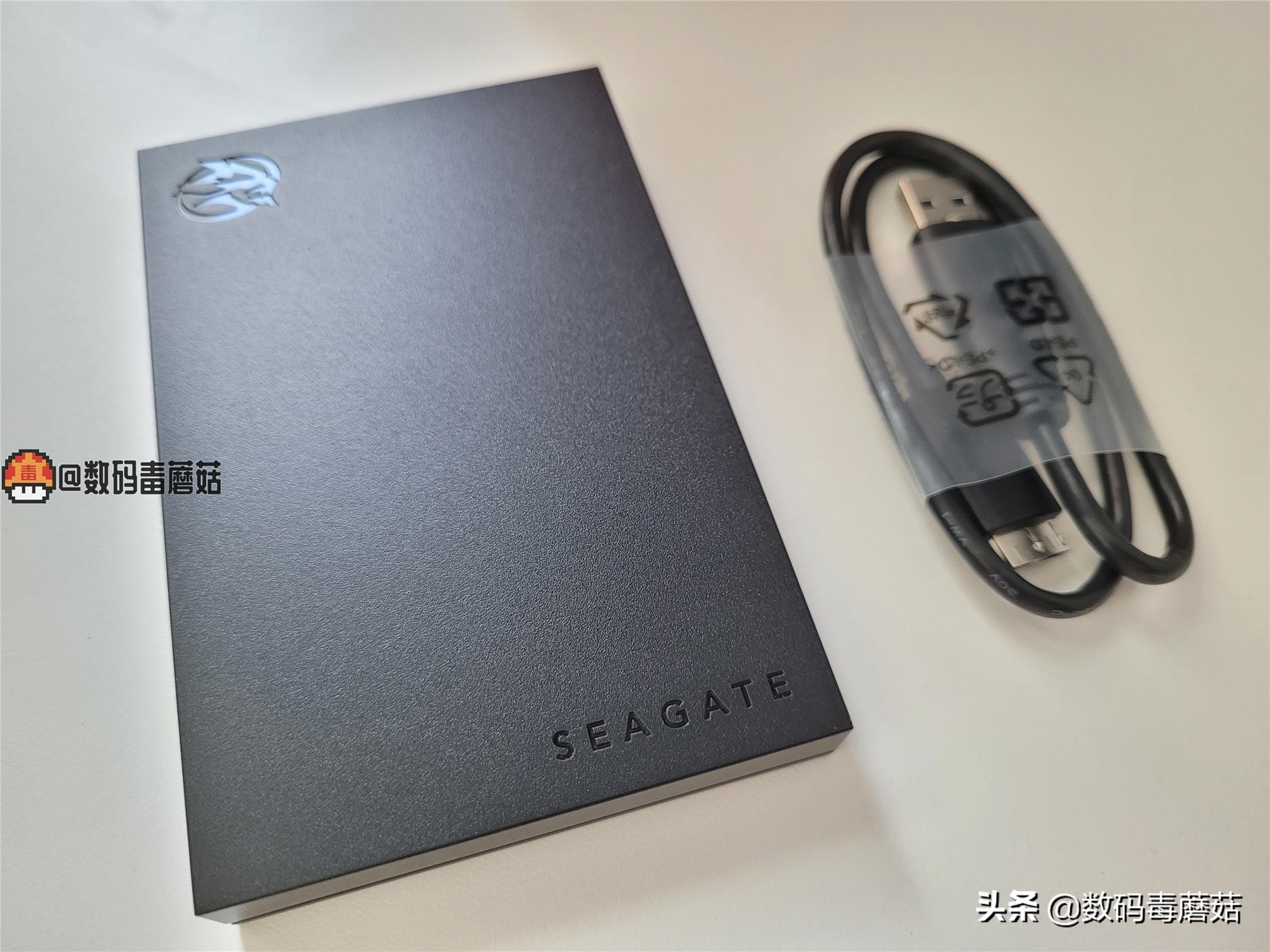 希捷新睿品2.5移动硬盘,希捷酷玩混合硬盘3.5都是翻新的吗