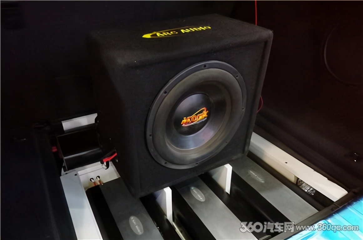 本田urv大面积改装,本田urv音响7喇叭升级12喇叭