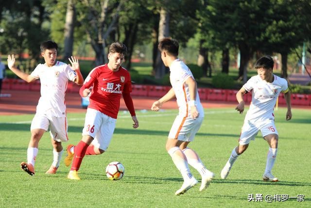 恒大青训新举措获足球专家点赞,恒大足校点评