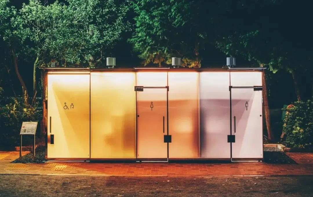 日本新型透明公厕,日本公厕设计