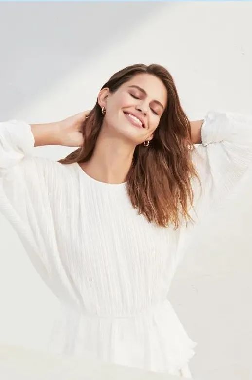 正确的护肤养出瓷光肌,透亮瓷肌精华水