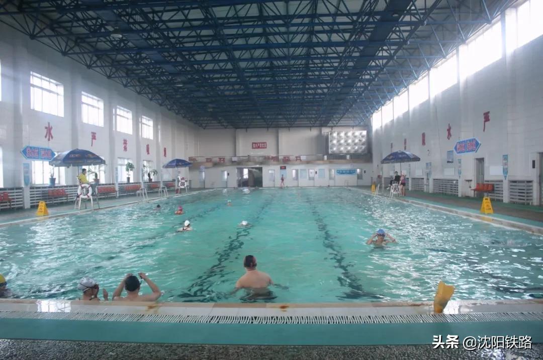 这个季节很适合泡温泉,到五龙背泡温泉放松一下心情