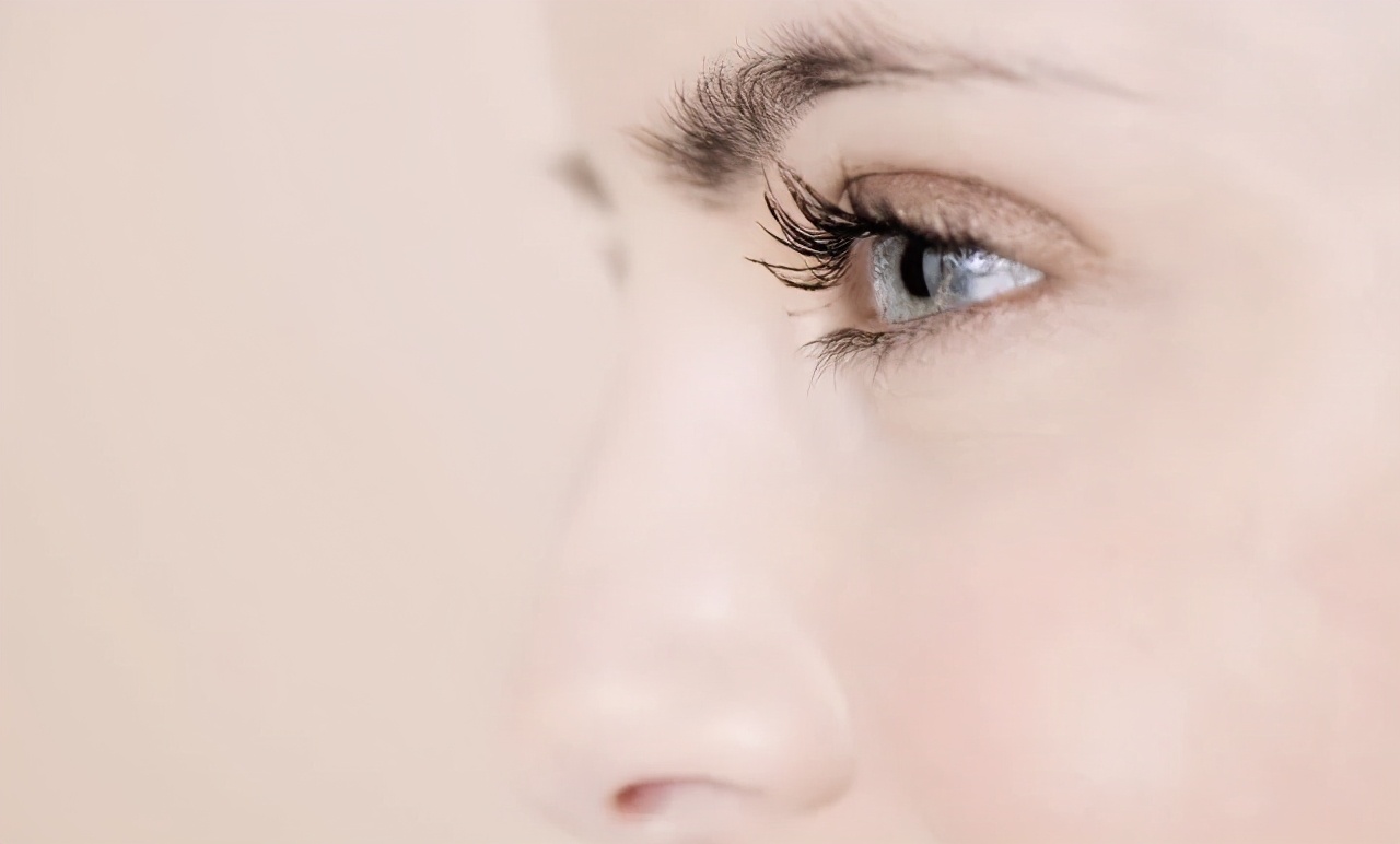 鼻子毛孔粗大怎么快速解决,鼻子毛孔粗大怎么变小一点