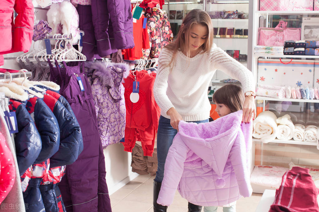 16岁男生创业开店卖童装,3000元开童装店