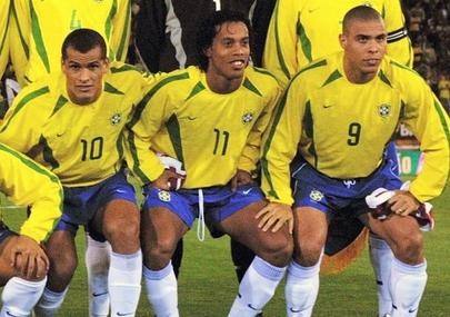 实况足球422阵型克鲁伊夫踢哪,巴萨343阵型