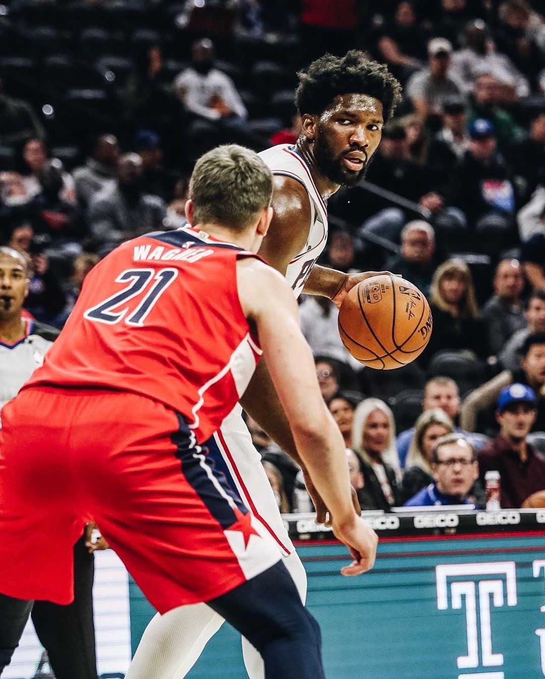 恩比德顶级内线进攻技巧,费城76人明星中锋恩比德