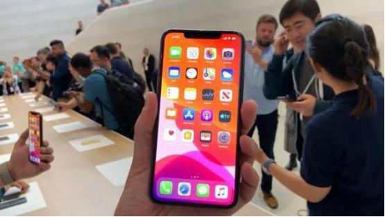 国外手机屏有必要贴膜吗,美国为什么手机屏幕碎了也不贴膜