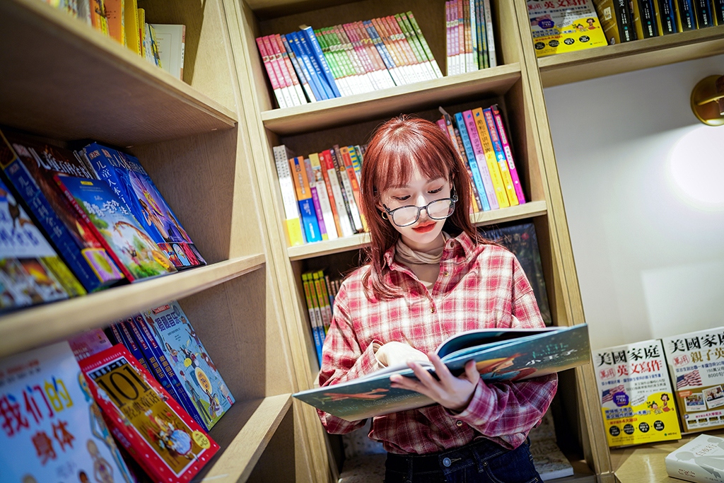 索尼g大师24-70f4镜头评测,sel35f18索尼