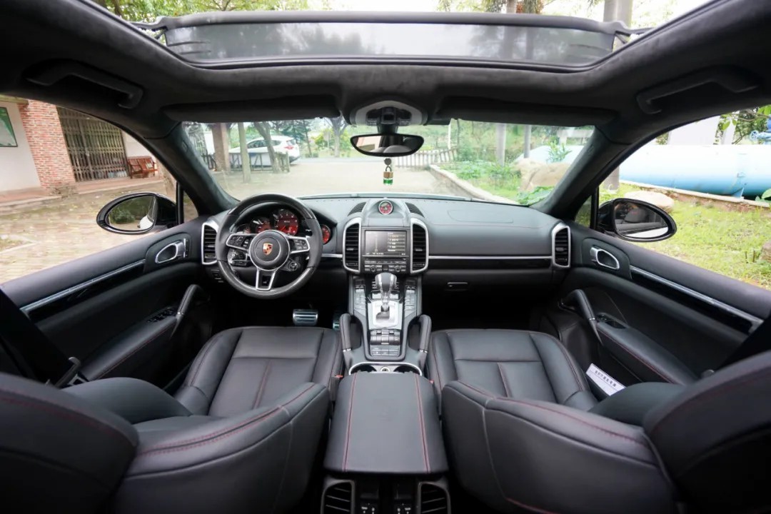 13年卡宴翻新后黑色外观,13年保时捷卡宴翻新