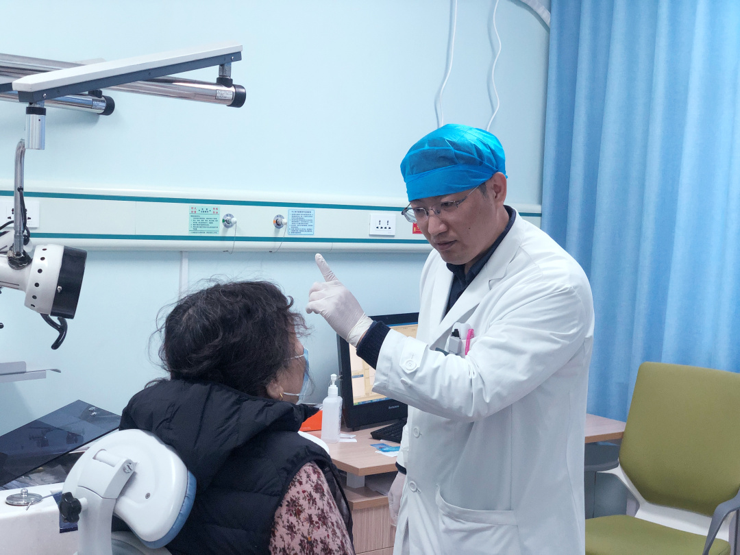 耳石症眩晕怎么治疗最好,专家谈眩晕与耳石症