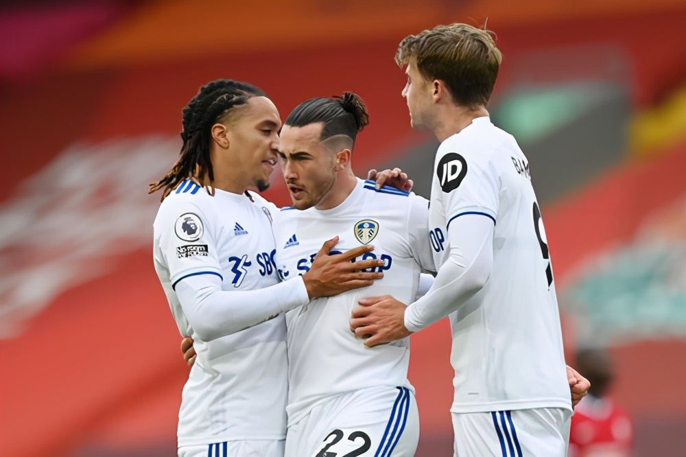 疯狂逼抢，疯狂奔跑！疯子贝尔萨的疯狂体系，是怎样支棱起来的？