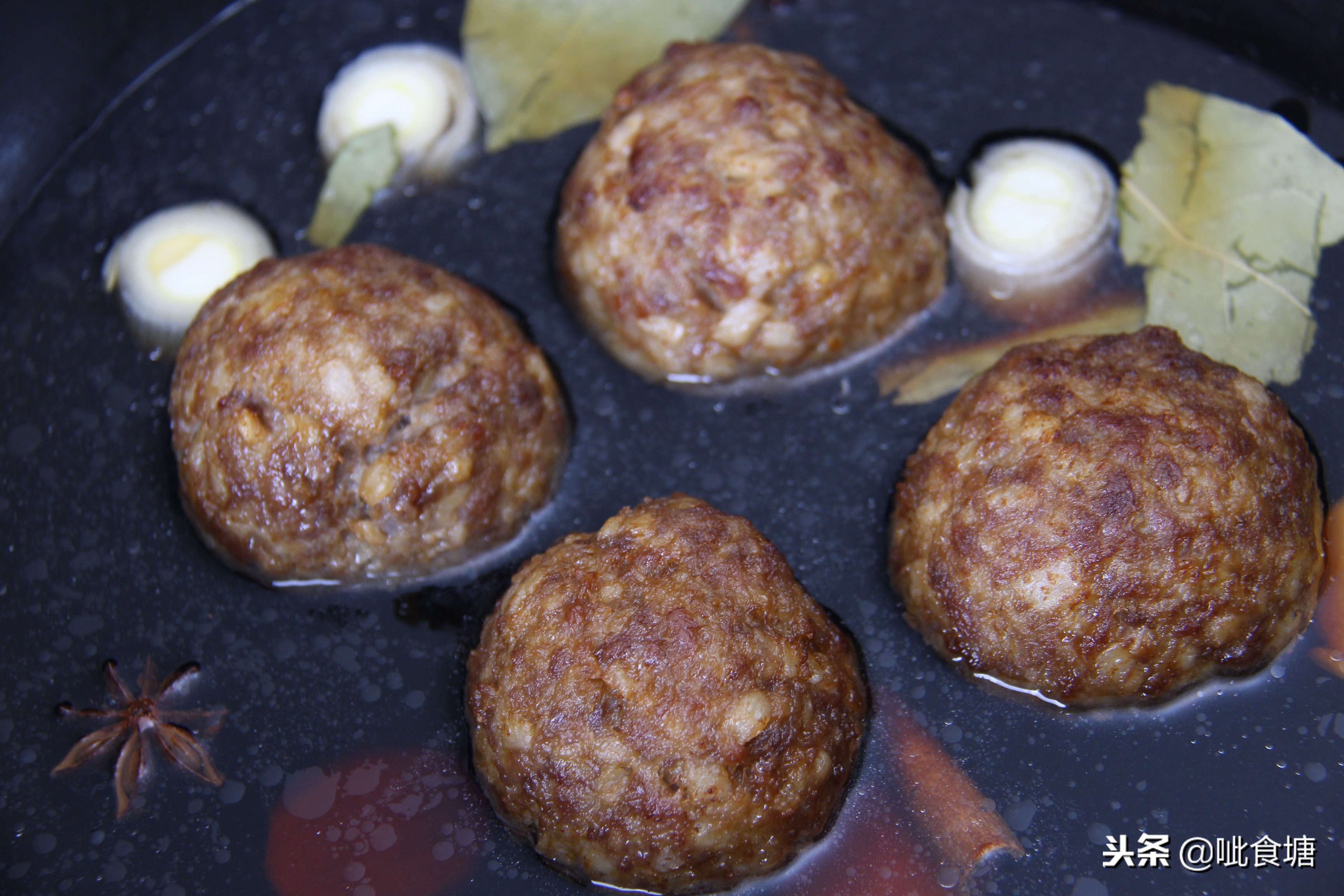 四喜丸子与红烧狮子头的区别,四喜丸子红烧狮子头是炖还是蒸