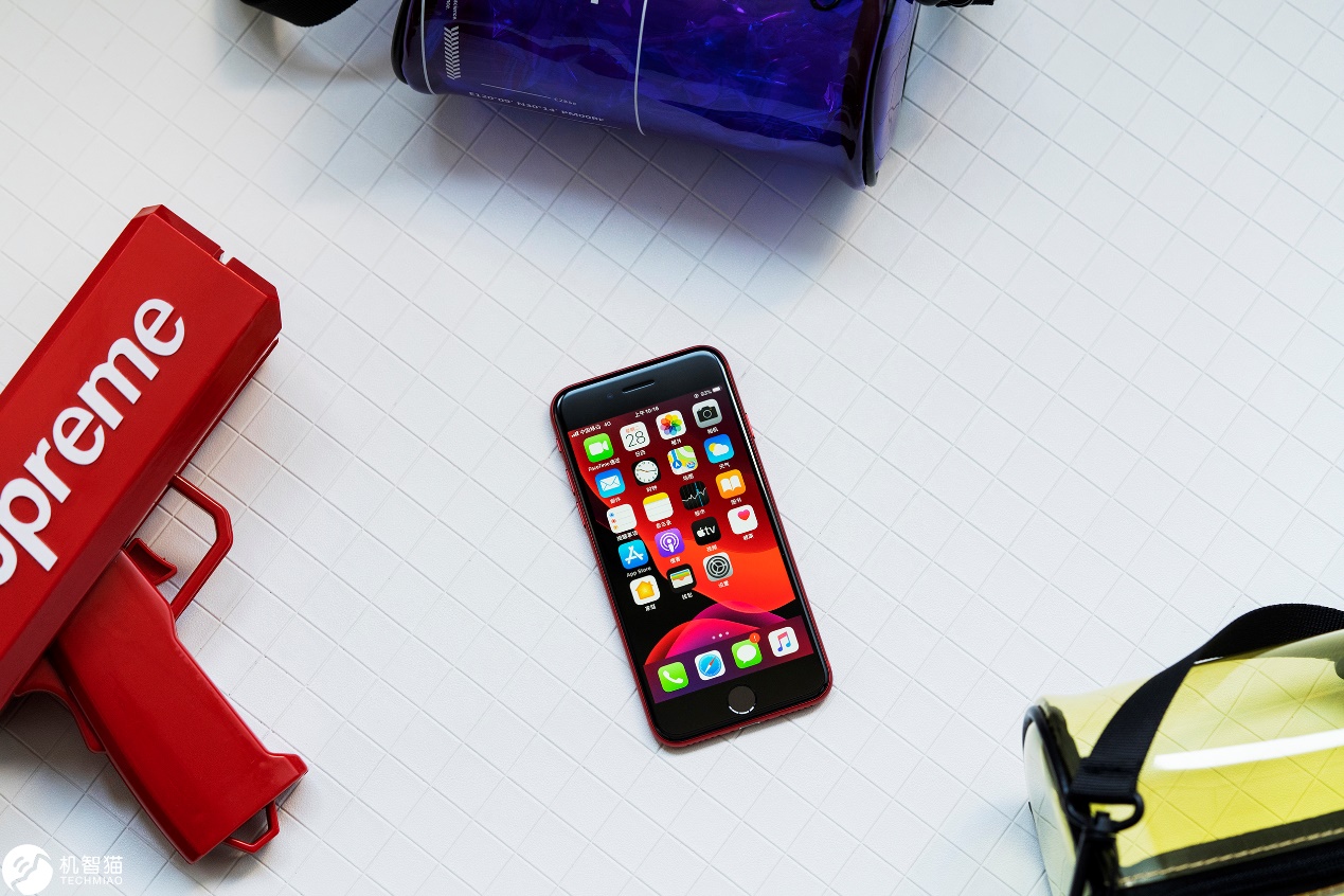 iphonese对比安卓哪个好,新款iphonese入手体验