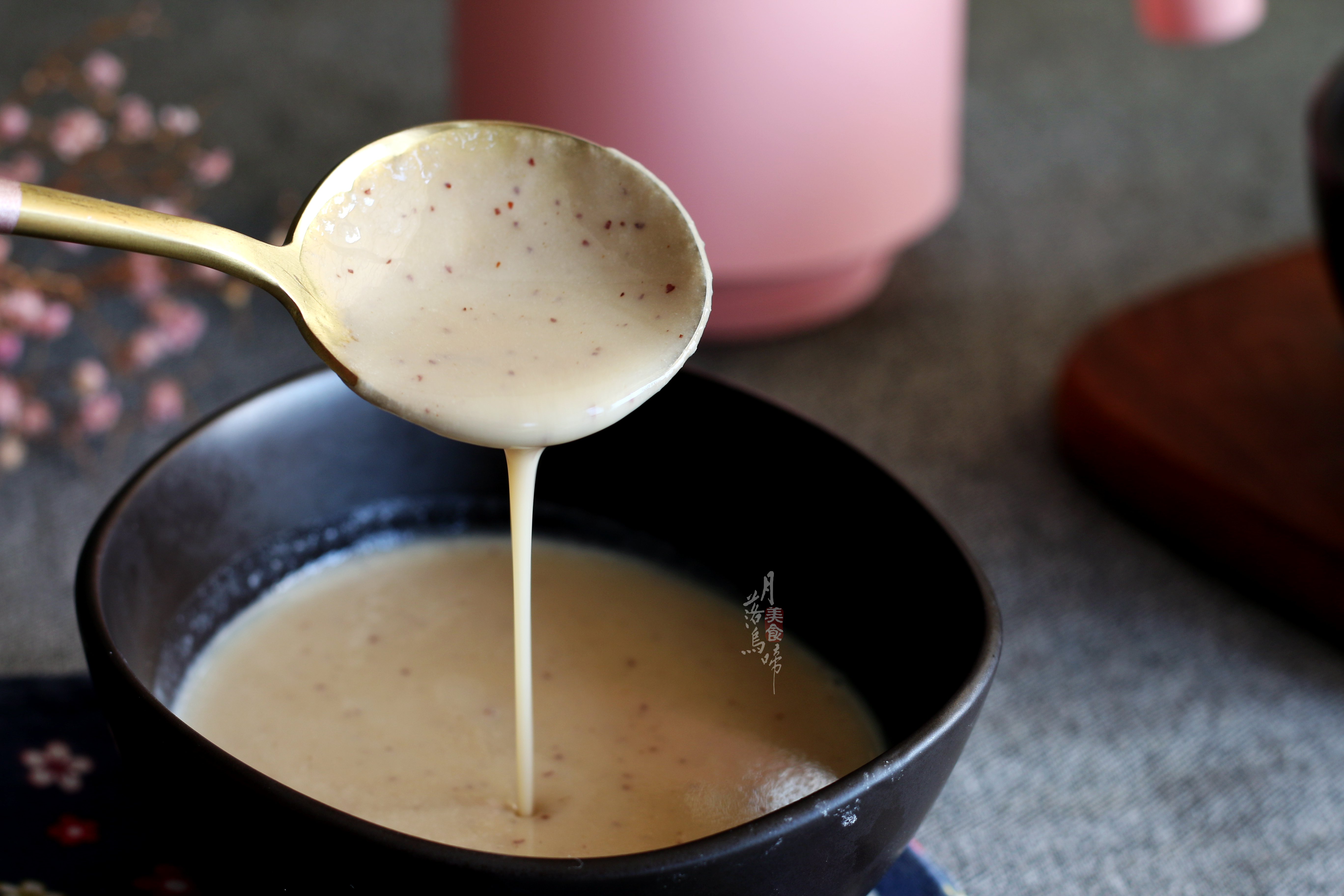 打出来的豆浆有很多泡泡是没熟吗,打豆浆之前豆子要煮吗