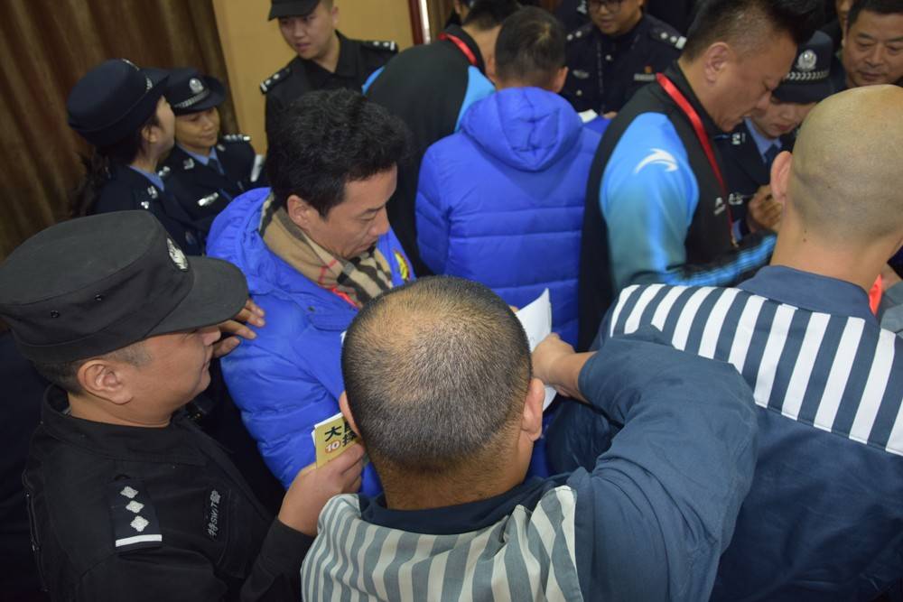 四川全兴足球队员,四川足球队长全兴