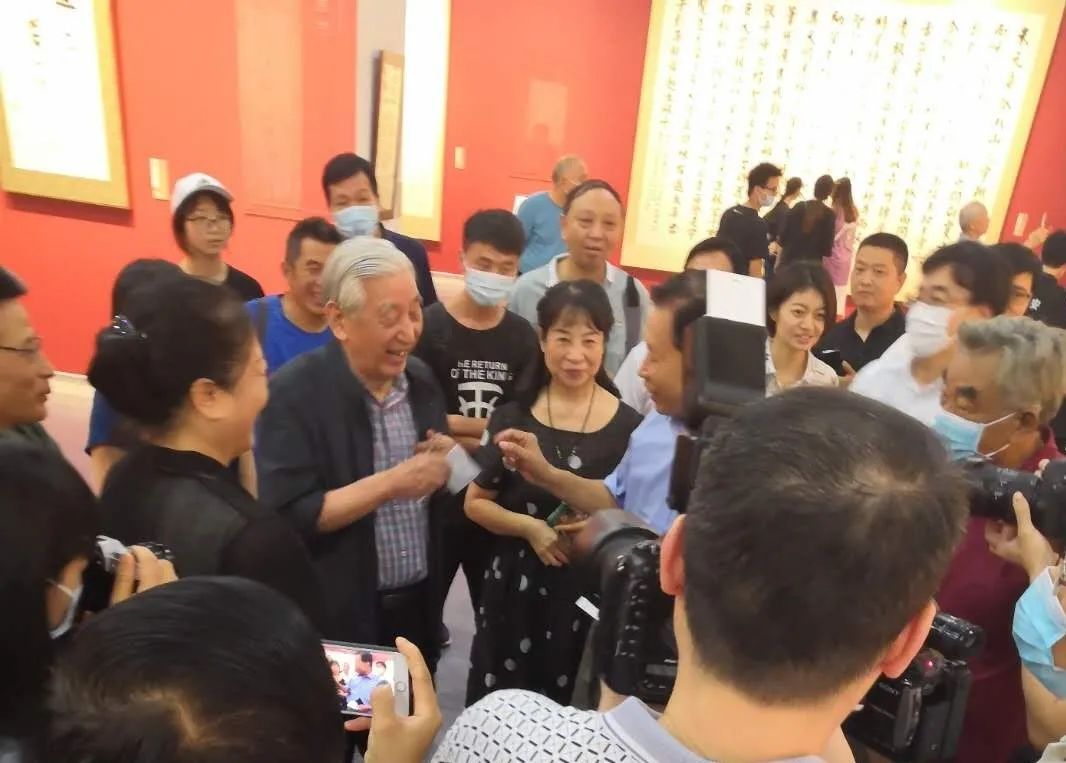 张海书法是江湖体吗,当代知名书法家张海江