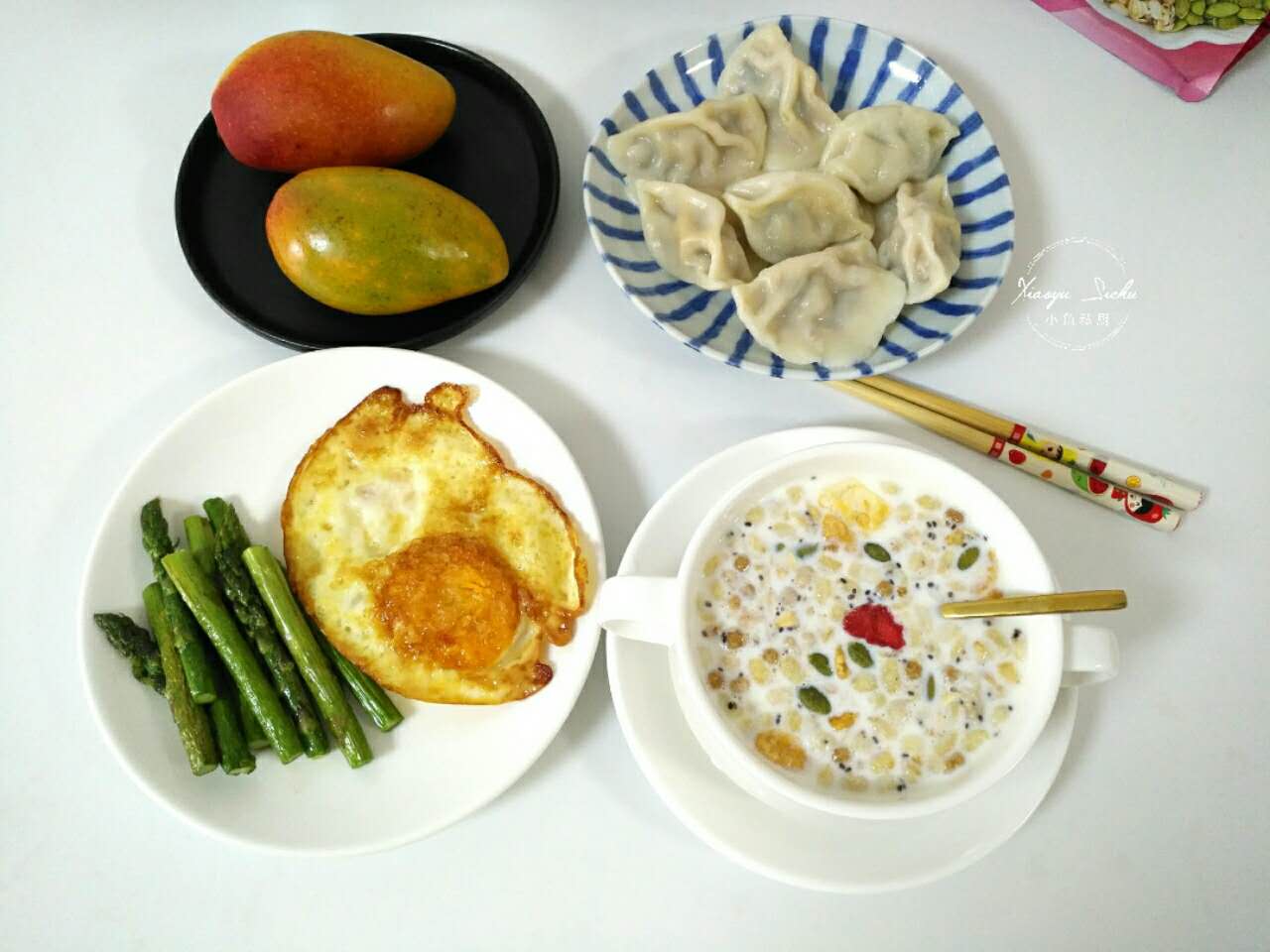 晒晒我们夫妻俩的极简早餐,来晒晒你家的早餐