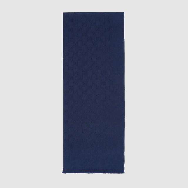 今年流行三角式的围巾,今年流行啥子颜色的围巾