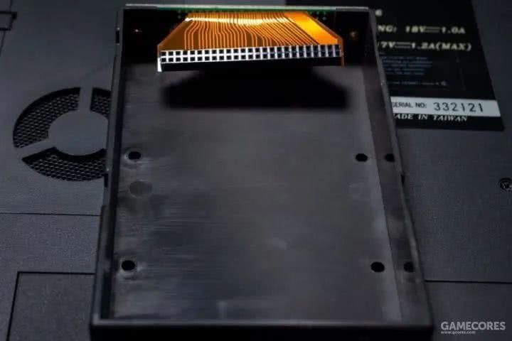 一百多块买个26年前的笔记本，我改了改，还能上网