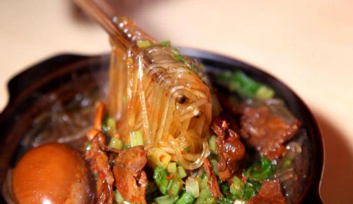 白菜牛肉砂锅粉丝,家庭版砂锅牛肉粉丝