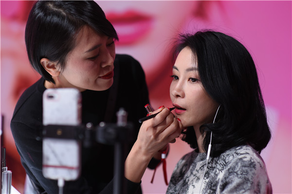 被吹爆的化妆品,迪奥dior粉唇妆