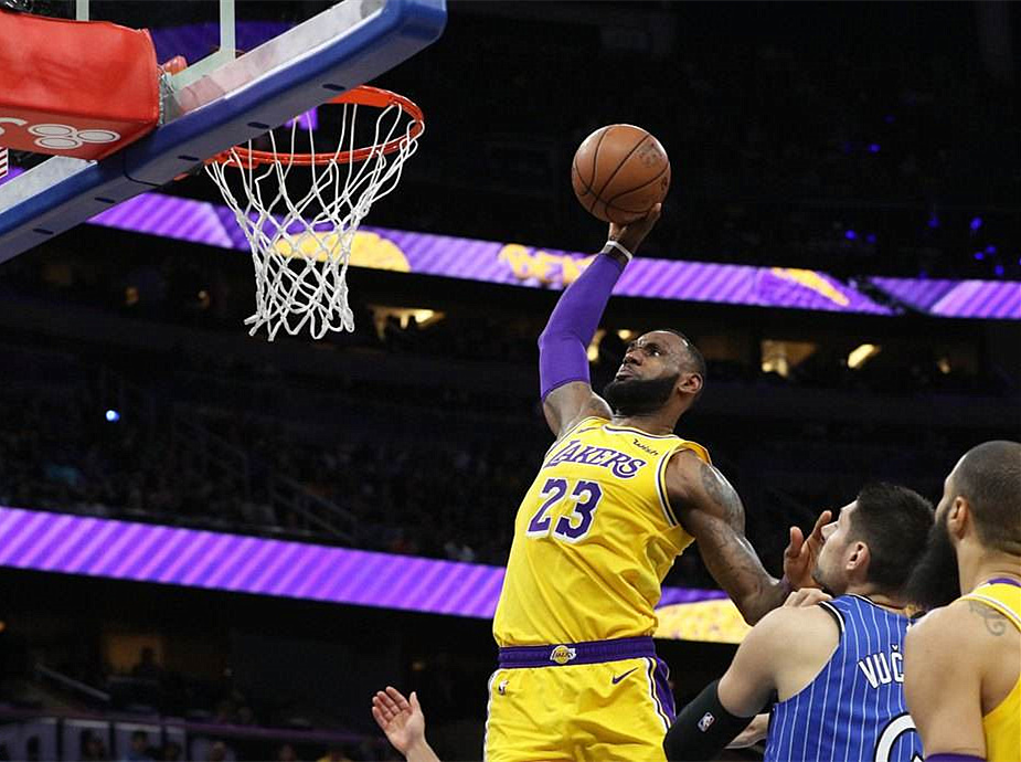 足球和篮球哪一个更累,打篮球和打足球有什么区别