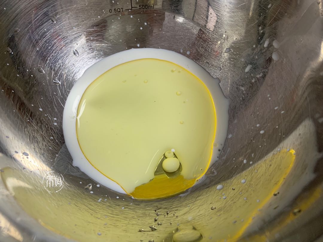 教你一招自制纸杯蛋糕,自制纸杯蛋糕做法烤箱家庭版