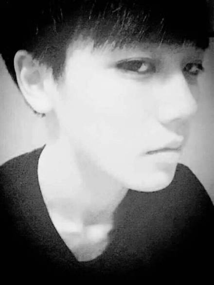 鹿晗、吴亦凡早年杀马特造型是学东方神起的?打开方式不对吧