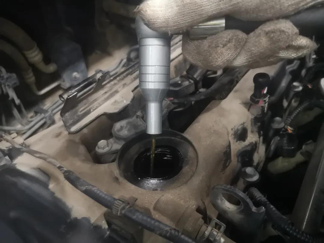 智跑19款2.0顶配二手车,11年起亚智跑2.4四驱油耗测评