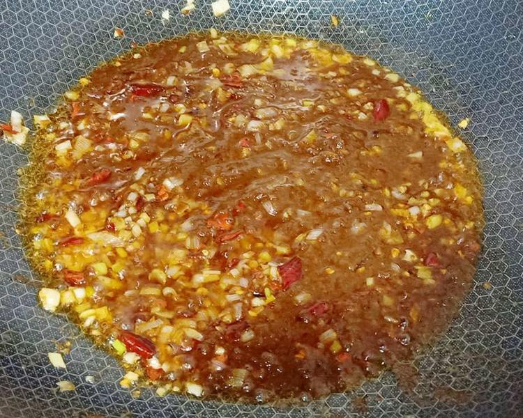 小河虾怎么炸又酥又脆配洋葱,小河虾怎么炸又酥又脆不回软