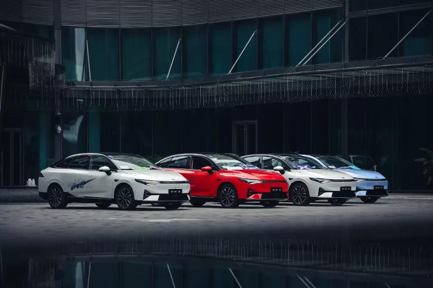 小鹏p5与迈腾选哪个,小鹏新能源p5怎么样值得购买吗