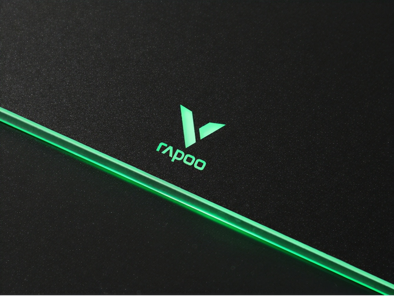 雷柏无线充电鼠标垫测评,雷柏v10rgb鼠标垫打游戏