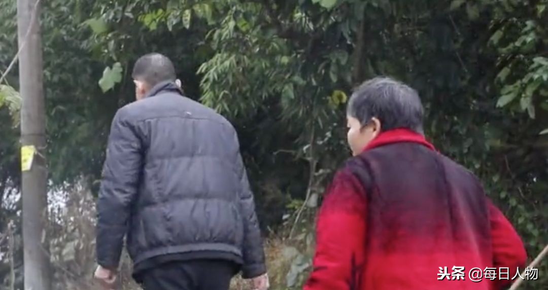 12岁男孩弑母案女孩讲述杀母过程,12岁男孩杀女童后续