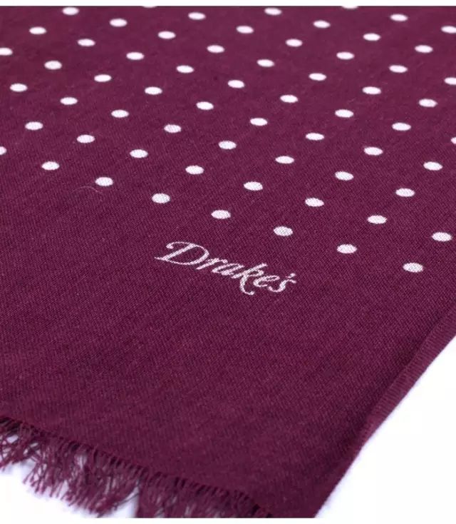 女士围巾哪个品牌性价比高,如果你一生只买一条围巾