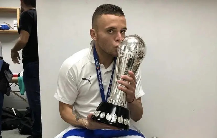 无视限额,深圳4200万报价71球外援前锋,与新孔卡组双核