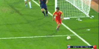 中国足球爆笑动态图,足球比赛搞笑动图高清