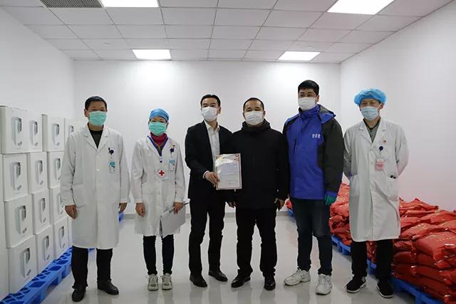 抗击疫情全民齐参与,抗击疫情全民总动员